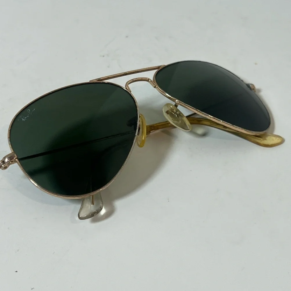 Vintage Unisex Ray-Ban Aviators Gold Frame Sunglasses with Dark Lenses